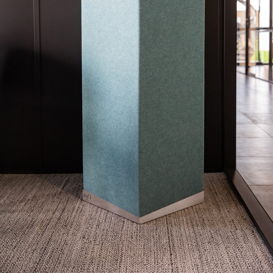 myo-totem-lugn-mobiler-acoustique-zoom-pied-1080x1080