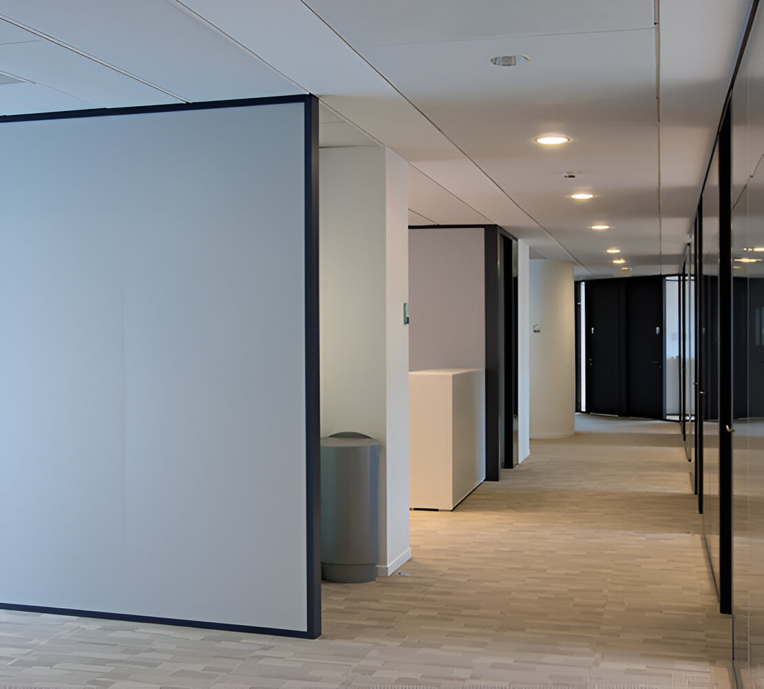 cloison-amobible-hoyez-cloison-bord-a-bord-H9B-cloisons-de-bureaux-amenagement-dune-salle-de-reunion-1